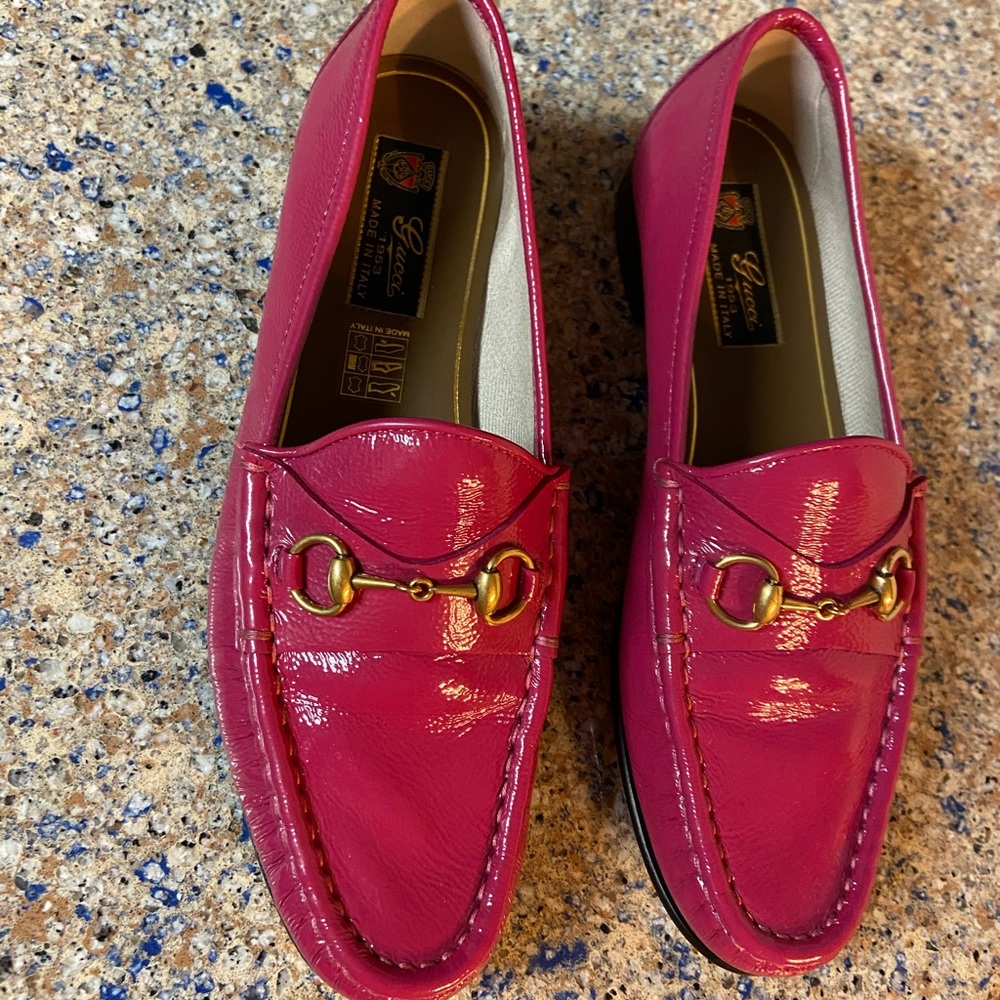 Pink Gucci 1953 horsebit loafers